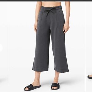 Lululemon Soft Ambitions High Rise Crop